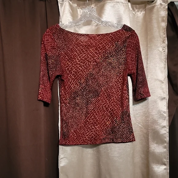 A'gaci Red Patterned Blouse - Picture 3 of 3